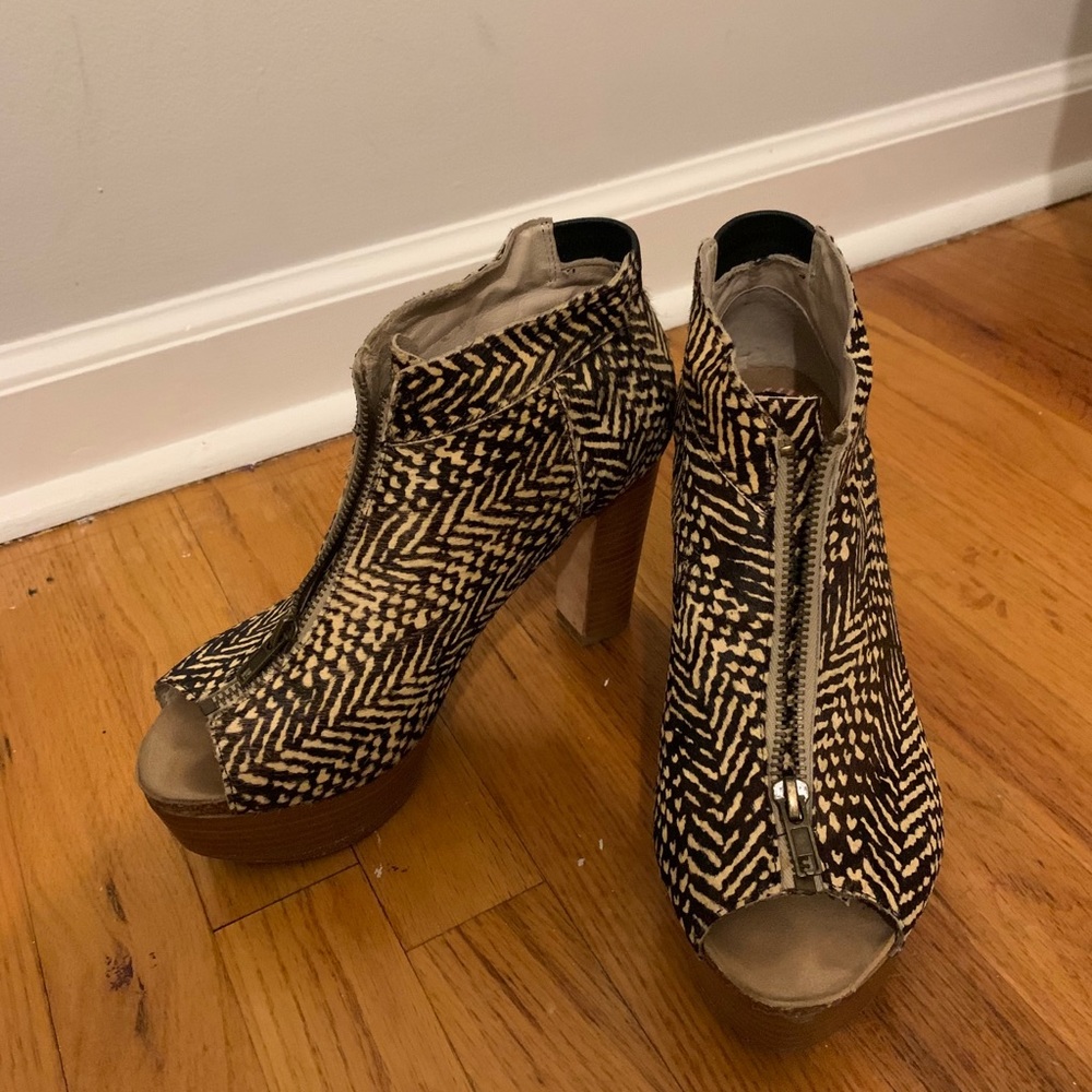80%20 Platform Booties - Picture 2 of 3